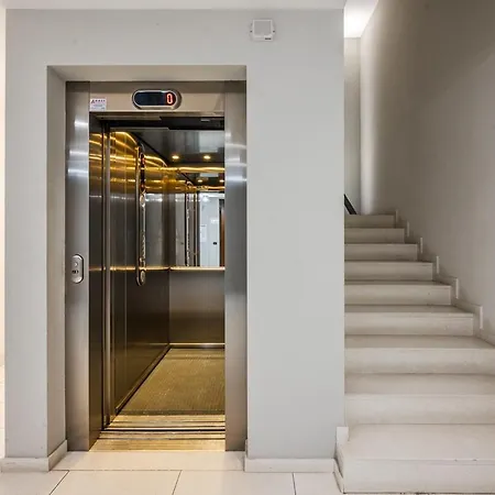 Station - Elegante Con Garage Μόντενα