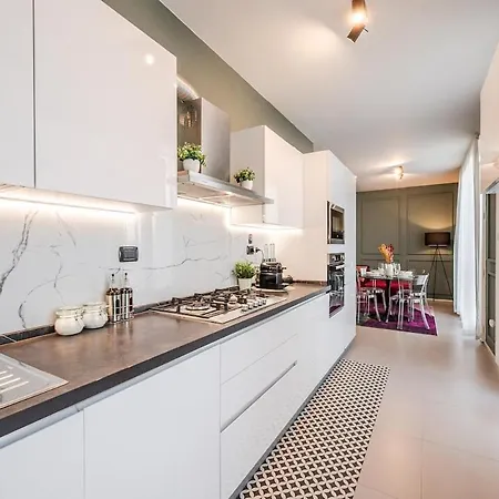 Apartamento Station - Elegante Con Garage *